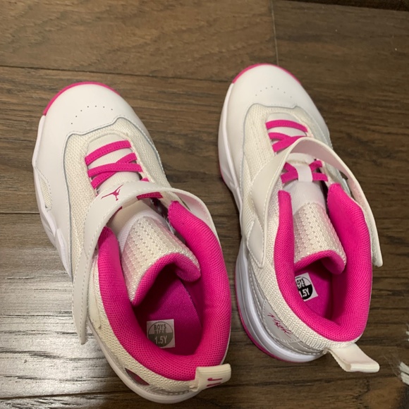 Girls air jordan nike - Picture 2 of 2